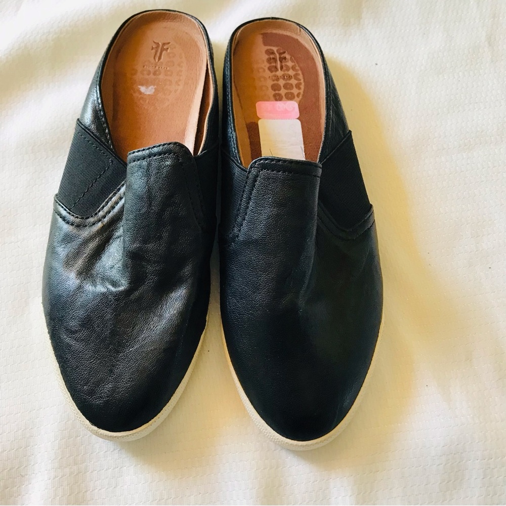 Frye Black Leather Flats with Open Heel‎
